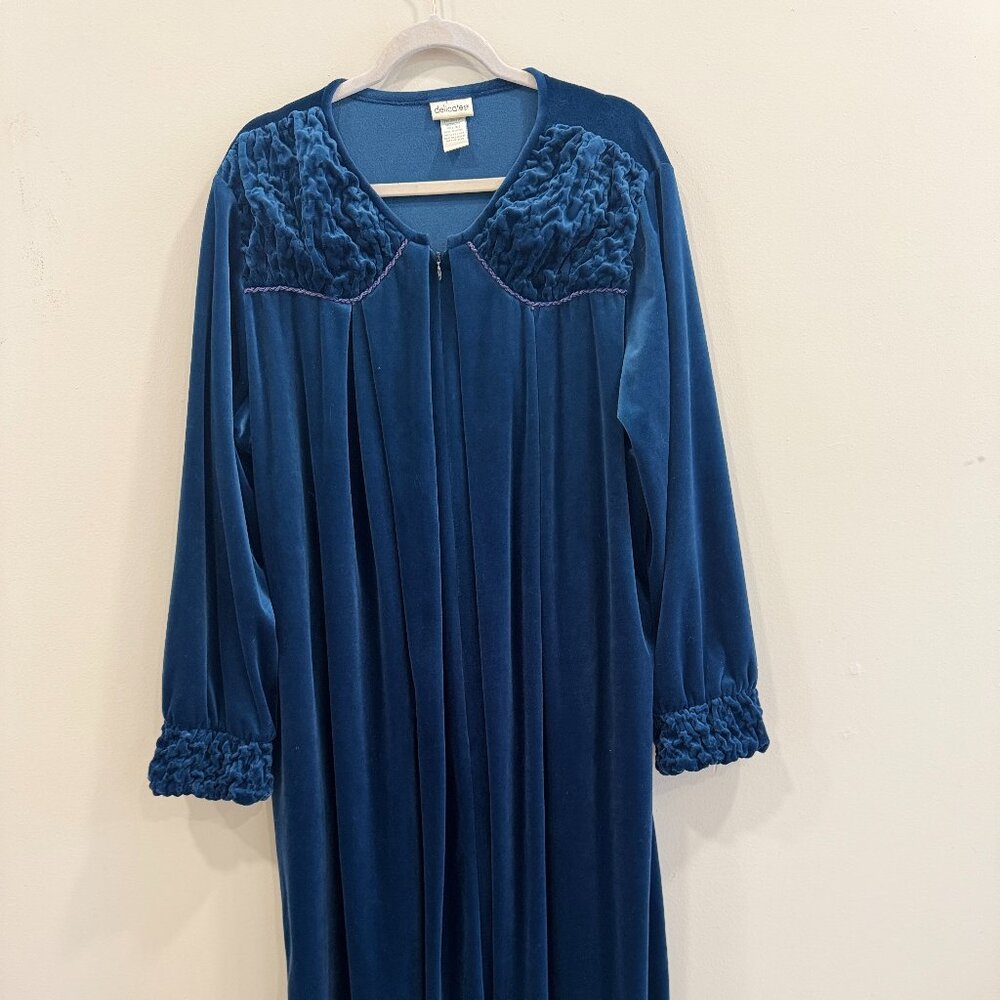 Women’s Vintage Delicates Velour Robe Size [L/XL] Blue Zip Front Smocked Lounge
